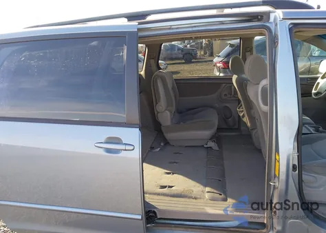 2004 Toyota Sienna Le z USA, uszkodzony, nr VIN 5TDZA23C14S034313